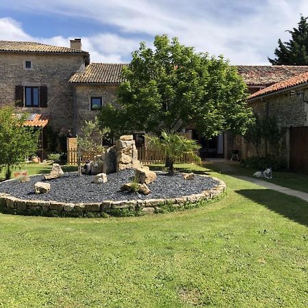 Blacksmiths Apartment In Blanzay - 1 Bed Luaran gambar